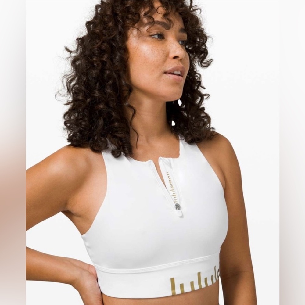 Lululemon (6) High Neck Gold Logo
Zipper Energy Sports Bra Long Line White